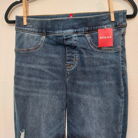 SPANX NWT Distressed Skinny Jeans Medium - Picture 9 of 14